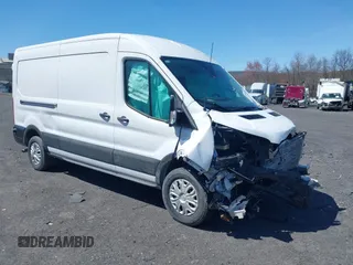 2023 Ford Transit Cargo z VIN 1FTBR1C89PKB73519, wystawiony jako IAAI lot #41805749 z przebiegiem 51 694 mil mil oraz . Historia ofert i sprzedaży dostępna na DreamBid. Obrazek 1.