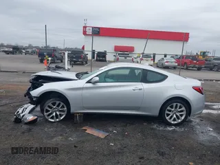 2016 Hyundai Genesis Coupe 3.8L Base with VIN KMHHT6KJ3GU132901, listed as a IAAI auction lot 41525043 with 94,012 mi miles. Bid and sale history available at carsss.com. Image 14.