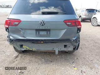 2024 Volkswagen Tiguan Wolfsburg Edition z VIN 3VV6B7AX8RM224282, wystawiony jako IAAI lot #42571544 z przebiegiem 16 516 mil mil oraz . Historia ofert i sprzedaży dostępna na DreamBid. Obrazek 6.
