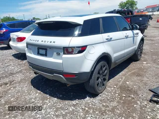 2015 Land Rover Range Rover Evoque Pure Premium z VIN SALVR2BG2FH075464, wystawiony jako IAAI lot #42268278 z przebiegiem 135 426 mil mil oraz . Historia ofert i sprzedaży dostępna na DreamBid. Obrazek 4.