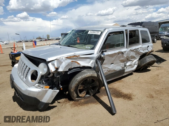 2013 Jeep Patriot Latitude z VIN 1C4NJRFB6DD192250, wystawiony jako Copart lot #54366235 z przebiegiem 111 817 mil mil oraz Szkoda całkowita • Salvage title. Historia ofert i sprzedaży dostępna na DreamBid. Obrazek 1.
