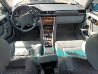 1995 Mercedes-Benz E Class with VIN WDBEB31E8SC246323, listed as a Copart auction lot 51137275 with 203,096 mi miles and Salvage Title. Bid and sale history available at carsss.com. Image 8.