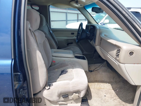 2002 Chevrolet Suburban LS with VIN 3GNEC16Z62G328845, listed as a IAAI auction lot 41928076 with 138,852 mi miles. Bid and sale history available at carsss.com. Image 5.