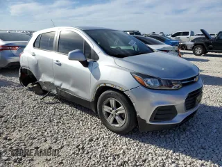 2020 Chevrolet Trax LS with VIN KL7CJKSB6LB327321, listed as a Copart auction lot 46635645 with 72,096 mi miles and Clean Title. Bid and sale history available at carsss.com. Image 4.