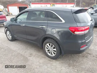 2018 Kia Sorento LX V6 with VIN 5XYPGDA57JG368022, listed as a IAAI auction lot 41853491 with 173,830 mi miles. Bid and sale history available at carsss.com. Image 3.
