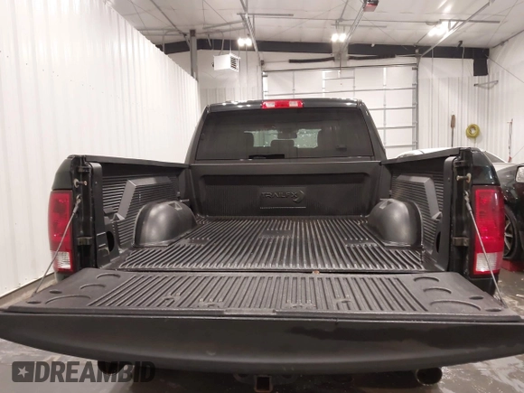2015 Ram 1500 Tradesman z VIN 1C6RR7FT8FS752704, wystawiony jako IAAI lot #42200914 z przebiegiem 131 275 mil mil oraz . Historia ofert i sprzedaży dostępna na DreamBid. Obrazek 17.
