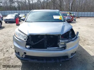 2014 Toyota Highlander XLE with VIN 5TDKKRFH9ES031689, listed as a IAAI auction lot 41614992 with 175,162 mi miles. Bid and sale history available at carsss.com. Image 12.