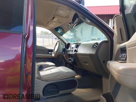 2006 Ford F-150 XL with VIN 1FTRF14506NA75424, listed as a IAAI auction lot 41580902 with 229,696 mi miles. Bid and sale history available at carsss.com. Image 5.