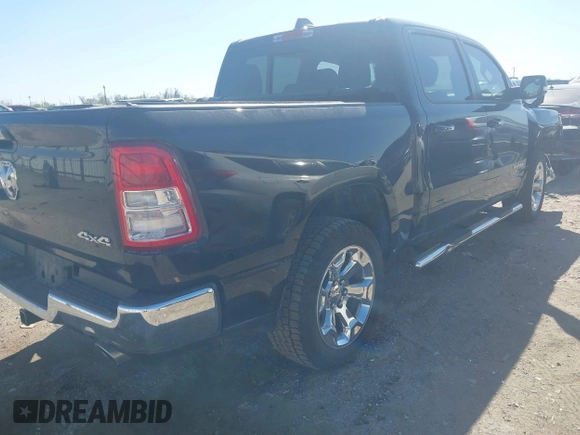 2020 Ram 1500 Big Horn z VIN 1C6SRFFT7LN137051, wystawiony jako IAAI lot #41839681 z przebiegiem 45 385 mil mil oraz . Historia ofert i sprzedaży dostępna na DreamBid. Obrazek 4.