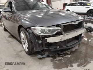 2013 BMW 3 Series 328i xDrive z VIN WBA3B3C55DJ812164, wystawiony jako IAAI lot #42473028 z przebiegiem 140 928 mil mil oraz . Historia ofert i sprzedaży dostępna na DreamBid. Obrazek 18.