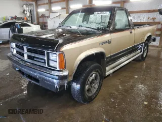 1990 Dodge Dakota with VIN 1B7GG26X9LS666745, listed as a Copart auction lot 44703175 with 121,682 mi miles and Salvage Title. Bid and sale history available at carsss.com. Image 1.