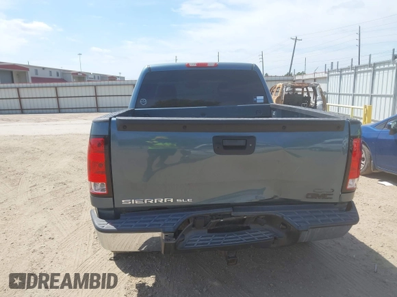 2010 GMC Sierra 1500 SLE z VIN 3GTRKVE35AG209183, wystawiony jako IAAI lot #42064516 z przebiegiem Nie podano mil oraz . Historia ofert i sprzedaży dostępna na DreamBid. Obrazek 16.
