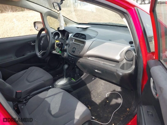 2013 Honda Fit with VIN JHMGE8H3XDC075496, listed as a IAAI auction lot 41863766 with 94,787 mi miles. Bid and sale history available at carsss.com. Image 5.