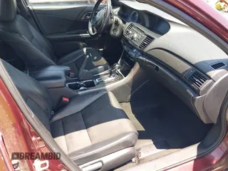 2016 Honda Accord Sport z VIN 1HGCR2F52GA128487, wystawiony jako IAAI lot #42465955 z przebiegiem Nie podano mil oraz . Historia ofert i sprzedaży dostępna na DreamBid. Obrazek 5.