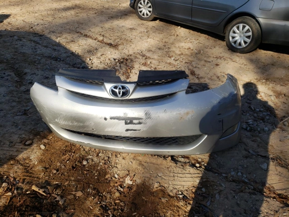 2010 Toyota Sienna XLE with VIN 5TDYK4CC3AS314024, listed as a Copart auction lot 85349474 with 285,946 mi miles and Salvage Title. Bid and sale history available at carsss.com. Image 15.
