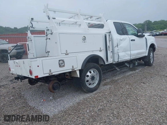 2024 Ford F-250 XL with VIN 1FT7X2BA9REC20703, listed as a IAAI auction lot 42271124 with Not provided miles and . Bid and sale history available at DreamBid. Image 4.
