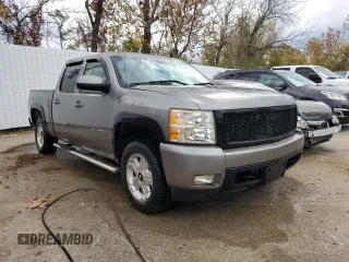 2007 Chevrolet Silverado 1500 LTZ with VIN 2GCEK13M471530197, listed as a Copart auction lot 72961043 with 210,164 mi miles and Salvage Title. Bid and sale history available at carsss.com. Image 4.