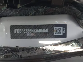 2022 Ford Transit z VIN 1FDBF6Z86NKA40450, wystawiony jako IAAI lot #41768046 z przebiegiem Nie podano mil oraz . Historia ofert i sprzedaży dostępna na DreamBid. Obrazek 9.
