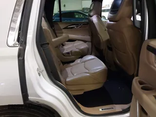 2018 Cadillac Escalade Platinum z VIN 1GYS4DKJ8JR199087, wystawiony jako IAAI lot #42062074 z przebiegiem 97 751 mil mil oraz . Historia ofert i sprzedaży dostępna na DreamBid. Obrazek 8.