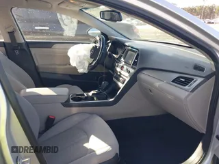 2018 Hyundai Sonata SEL with VIN 5NPE34AFXJH637053, listed as a IAAI auction lot 41723294 with 47,574 mi miles and . Bid and sale history available at carsss.com. Image 5.