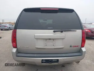 2008 GMC Yukon SLT w/4SB with VIN 1GKFC13J18R174960, listed as a IAAI auction lot 41382763 with 184,456 mi miles. Bid and sale history available at carsss.com. Image 16.