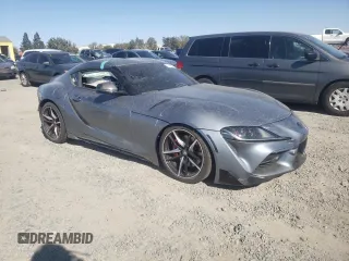 2022 Toyota GR Supra 3.0 with VIN WZ1DB0C01NW048328, listed as a Copart auction lot 75040374 with 0 mi miles and Salvage Title. Bid and sale history available at carsss.com. Image 4.