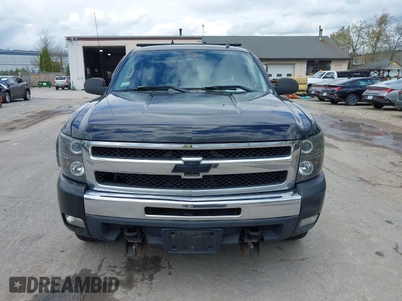 2010 Chevrolet Silverado 1500 LT with VIN 1GCSKSE39AZ110317, listed as a IAAI auction lot 42221533 with 296,468 mi miles and . Bid and sale history available at DreamBid. Image 12.