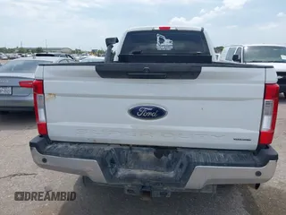 2018 Ford F-250 XL z VIN 1FT7W2B60JEC59800, wystawiony jako IAAI lot #42458664 z przebiegiem 198 245 mil mil oraz . Historia ofert i sprzedaży dostępna na DreamBid. Obrazek 16.