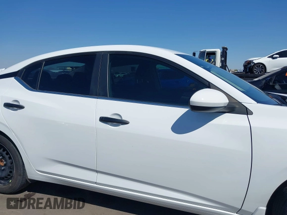 2024 Nissan Sentra S z VIN 3N1AB8BV5RY226580, wystawiony jako IAAI lot #41865600 z przebiegiem 13 160 mil mil oraz . Historia ofert i sprzedaży dostępna na DreamBid. Obrazek 13.