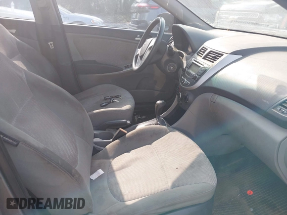 2013 Hyundai Accent GLS z VIN KMHCT4AEXDU502319, wystawiony jako IAAI lot #42423517 z przebiegiem 228 402 mil mil oraz . Historia ofert i sprzedaży dostępna na DreamBid. Obrazek 5.