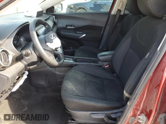 2024 Nissan Kicks SV z VIN 3N1CP5CV0RL521218, wystawiony jako Copart lot #56801265 z przebiegiem 128 784 mil mil oraz Szkoda całkowita • Salvage title. Historia ofert i sprzedaży dostępna na DreamBid. Obrazek 7.