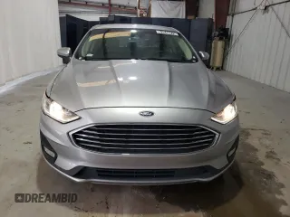 2020 Ford Fusion SE with VIN 3FA6P0HD8LR220834, listed as a Copart auction lot 63946975 with 131,475 mi miles and Clean title. Bid and sale history available at DreamBid. Image 5.