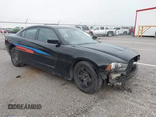 2012 Dodge Charger Police z VIN 2C3CDXAT6CH190670, wystawiony jako IAAI lot #42364130 z przebiegiem 158 441 mil mil oraz . Historia ofert i sprzedaży dostępna na DreamBid. Obrazek 1.
