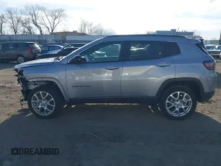 2023 Jeep Compass Latitude Lux с VIN 3C4NJDFNXPT502492, выставлен на аукционе IAAI как лот 41597253 с пробегом 18 747 миль миль и . История ставок и продаж доступна на DreamBid. Изображение 14.