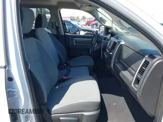 2022 Ram 1500 SLT z VIN 1C6RR6LG0NS185906, wystawiony jako IAAI lot #42012123 z przebiegiem 63 944 mil mil oraz . Historia ofert i sprzedaży dostępna na DreamBid. Obrazek 5.