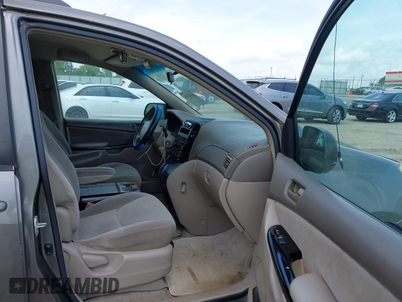 2004 Toyota Sienna CE with VIN 5TDZA23C74S150079, listed as a IAAI auction lot 42162326 with 270,795 mi miles and . Bid and sale history available at DreamBid. Image 5.