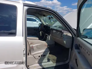 2004 Cadillac Escalade EXT z VIN 3GYEK62N24G294489, wystawiony jako IAAI lot #41887062 z przebiegiem 159 000 mil mil oraz . Historia ofert i sprzedaży dostępna na DreamBid. Obrazek 5.