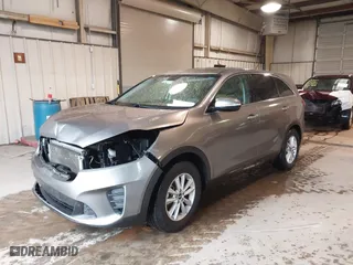 2019 Kia Sorento LX V6 with VIN 5XYPG4A52KG485699, listed as a IAAI auction lot 41711379 with NaN miles. Bid and sale history available at carsss.com. Image 18.