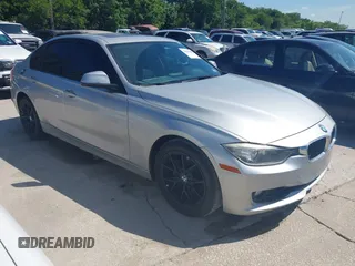 2012 BMW 3 Series 328i z VIN WBA3A5C54CF343424, wystawiony jako IAAI lot #42249402 z przebiegiem 90 120 mil mil oraz . Historia ofert i sprzedaży dostępna na DreamBid. Obrazek 1.