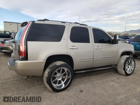 2009 Chevrolet Tahoe LTZ z VIN 1GNFC33039R211675, wystawiony jako Copart lot #81432314 z przebiegiem 189 499 mil mil oraz Szkoda całkowita • Salvage title. Historia ofert i sprzedaży dostępna na DreamBid. Obrazek 3.