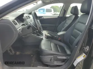 2013 Volkswagen Jetta SE z VIN 3VWDP7AJ5DM437943, wystawiony jako Copart lot #54272175 z przebiegiem 186 081 mil mil oraz Nie do naprawy • Non repairable. Historia ofert i sprzedaży dostępna na DreamBid. Obrazek 7.