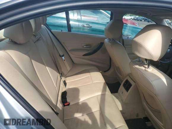 2013 BMW 3 Series 328i xDrive z VIN WBA3B5C54DJ598845, wystawiony jako Copart lot #62359705 z przebiegiem 116 699 mil mil oraz Szkoda całkowita • Salvage title. Historia ofert i sprzedaży dostępna na DreamBid. Obrazek 10.