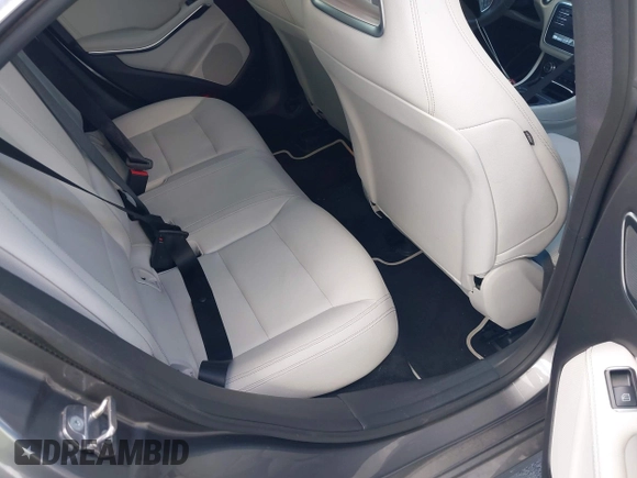 2019 Mercedes-Benz CLA 250 z VIN WDDSJ4EB0KN720613, wystawiony jako IAAI lot #42508467 z przebiegiem 26 941 mil mil oraz . Historia ofert i sprzedaży dostępna na DreamBid. Obrazek 8.