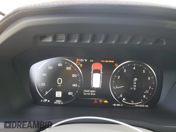 2020 Volvo XC90 Inscription with VIN YV4A221L4L1560943, listed as a Copart auction lot 76095854 with 46,931 mi miles and Salvage title. Bid and sale history available at DreamBid. Image 9.
