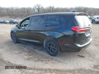 2022 Chrysler Pacifica Hybrid Limited with VIN 2C4RC1S76NR147838, listed as a IAAI auction lot 41436191 with 44,279 mi miles and . Bid and sale history available at DreamBid. Image 3.