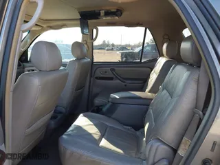 2006 Toyota Sequoia SR5 with VIN 5TDZT34A16S275000, listed as a IAAI auction lot 41615996 with 165,018 mi miles. Bid and sale history available at carsss.com. Image 8.