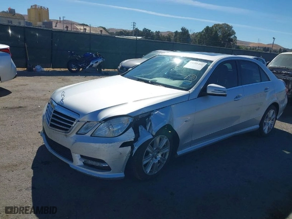 2012 Mercedes-Benz E-Class E 350 Luxury BlueTEC with VIN WDDHF2EBXCA567845, listed as a IAAI auction lot 40588402 with 93,930 mi miles. Bid and sale history available at carsss.com. Image 6.