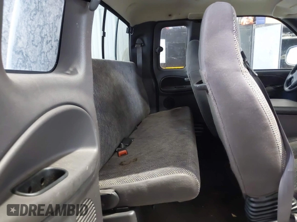 1998 Dodge 1500 z VIN 3B7HF13Z1WG234475, wystawiony jako IAAI lot #41523893 z przebiegiem 195 646 mil mil oraz . Historia ofert i sprzedaży dostępna na DreamBid. Obrazek 8.