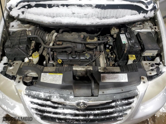 2005 Chrysler Town & Country with VIN 1C4GP45R35B430982, listed as a Copart auction lot 88892695 with 220,136 mi miles and Salvage Title. Bid and sale history available at carsss.com. Image 12.