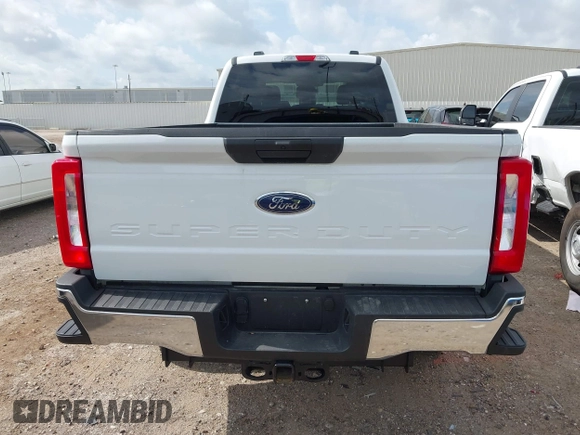 2025 Ford F-250 XL with VIN 1FT7W2BT9SEC54537, listed as a IAAI auction lot 42714592 with 6,334 mi miles and . Bid and sale history available at DreamBid. Image 16.